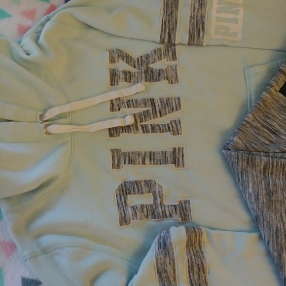 Sold Pink Vs hoodie/jogger set - Picture 3 of 6